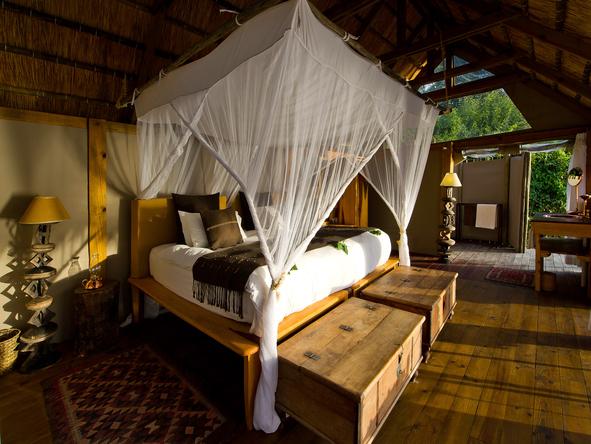 Sindabezi  Island Camp - bedroom
